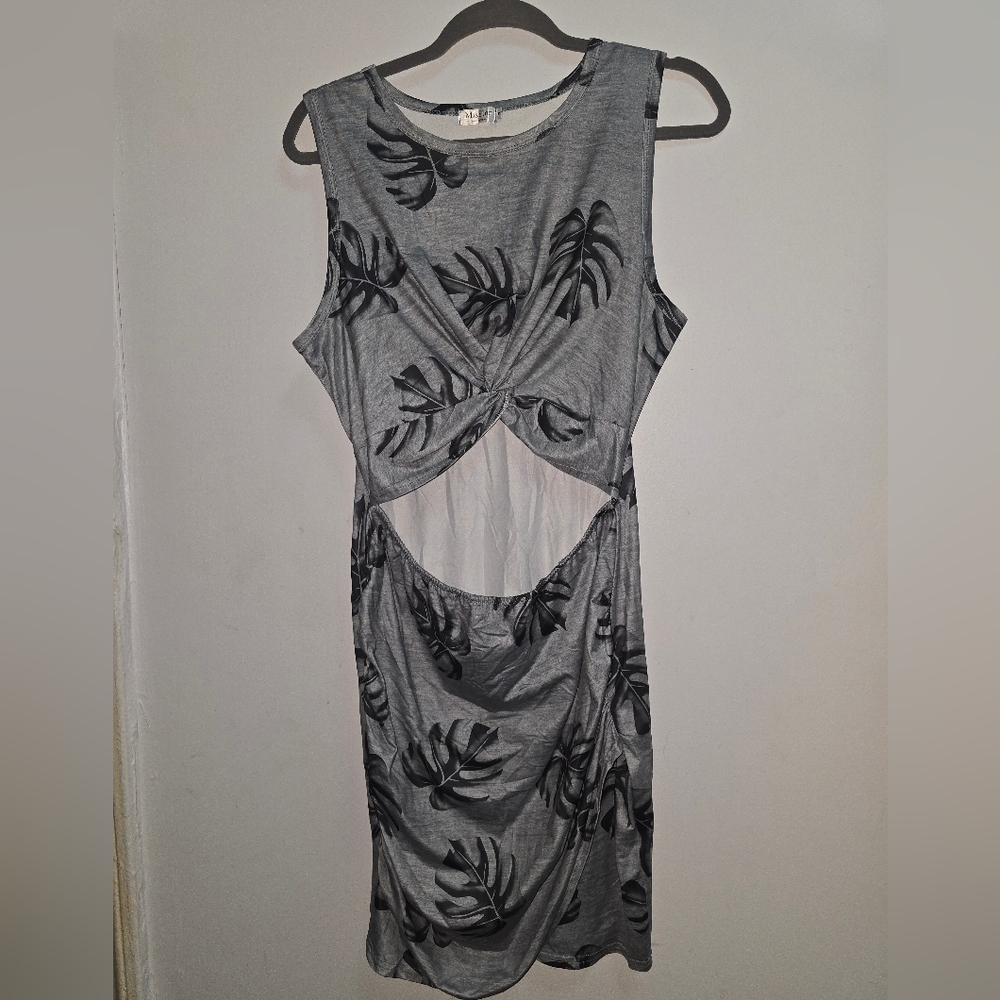 Miselon Gray Leaf Print Sleeveless Dress Size Large Open belly NWOT Sexy!